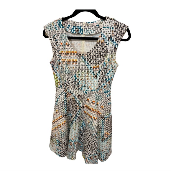 Chelsea & Violet - Picture 3 of 9